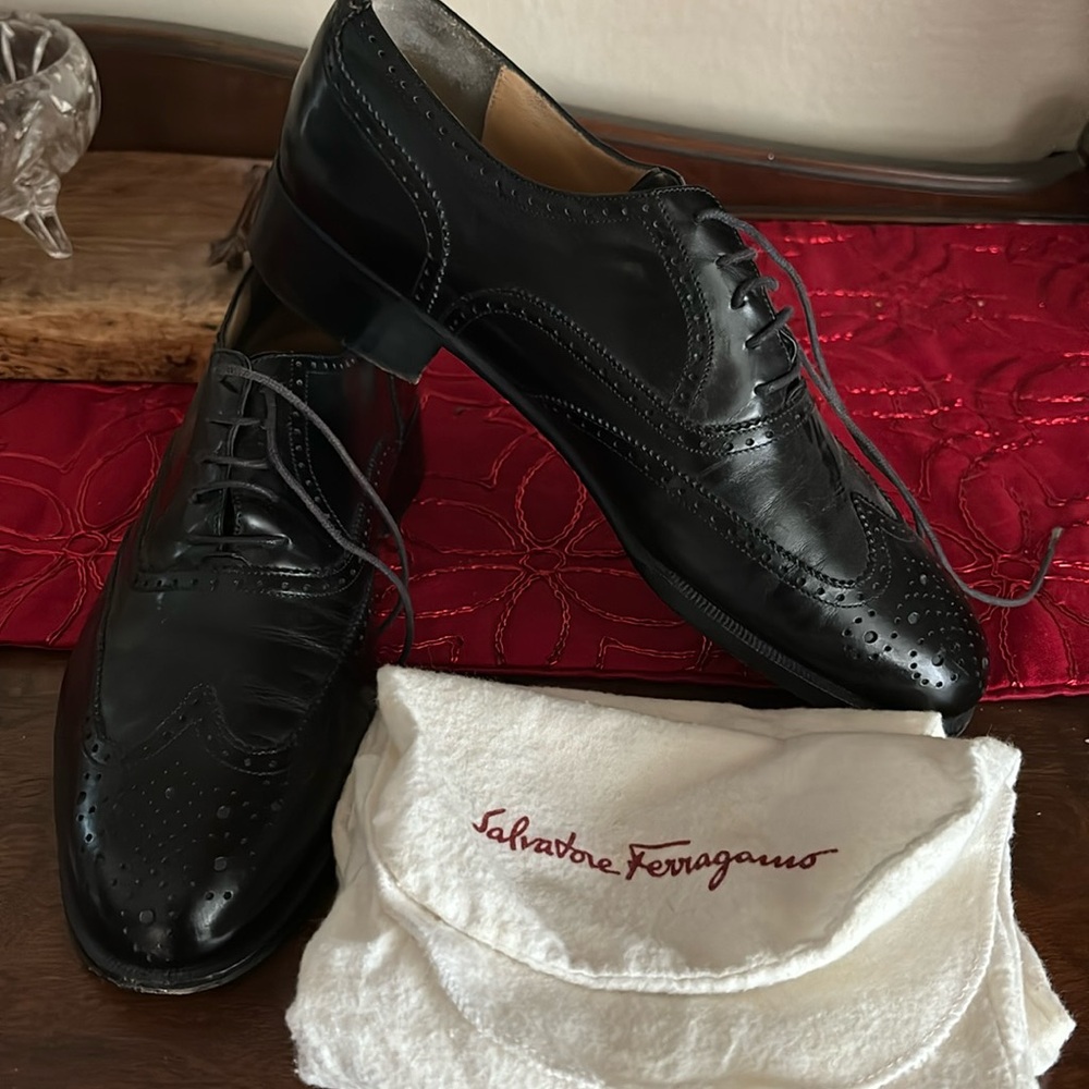 Ferragamo black wingtips sz 7D